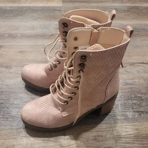 Olivia & Kate womans size 8.5 pink boots